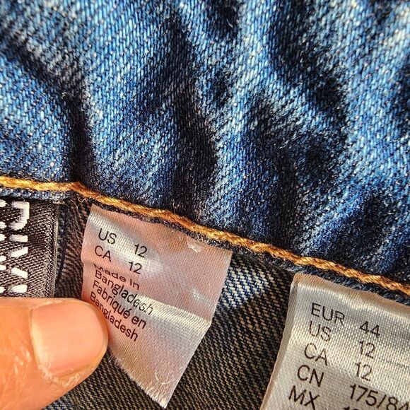 EUC H&M DIVIDED DISTRESSED JEANS HI RISE TAPERED SIZE 12 - Picture 12 of 14